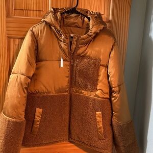 Amazon Essentials Women's Ski Jacket in Brown